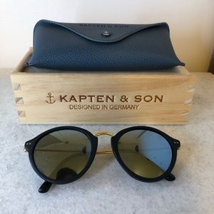 Kapten & Son Blue Round Sunglasses!